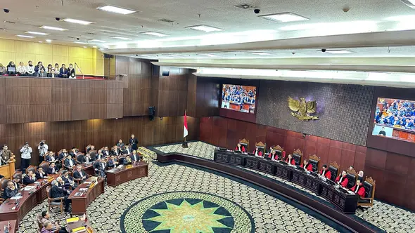 Mahkamah Konstitusi (MK) menggelar sidang putusan sengketa Pilpres 2024, Senin (22/4/2024). (Liputan6.com/ Nanda Perdana Putra)