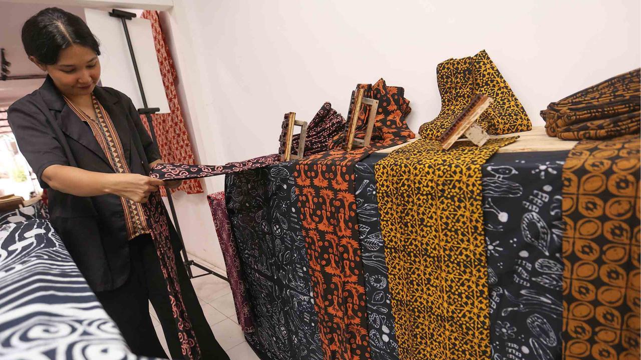 FOTO: Rumah Batik Palbatu, Menjaga Warisan Batik Betawi dari Jantung Jakarta
