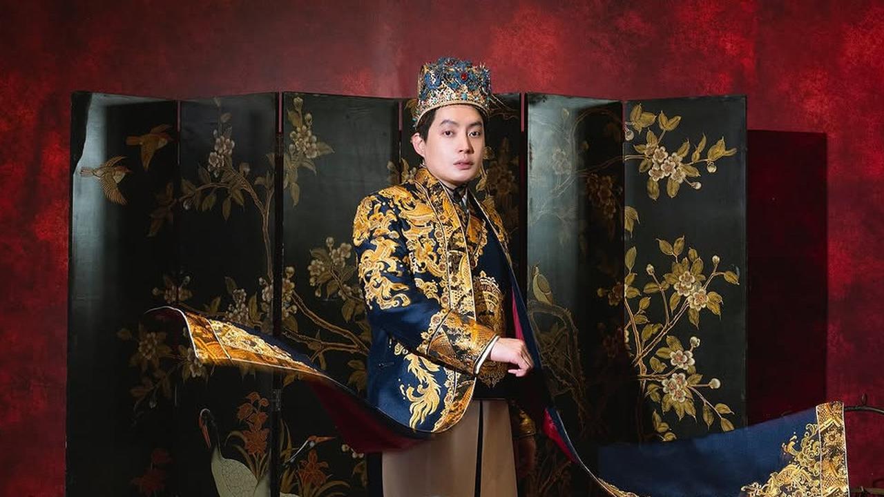 Usung Tema Chino Kingdong, Potret Edric Tjandra Pakai Outfit Ala Raja China di Momen Ulang Tahun ke-40, Mewah dan Meriah
