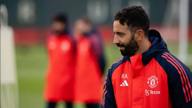 Ruben Amorim Menepis Spekulasi tentang Pembelian Striker Baru untuk MU:  Memperbaiki Tim Harus Keseluruhan! - Inggris Bola.com
