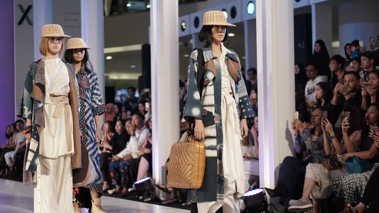 Purana hadirkan fashion dari bahan daur ulang