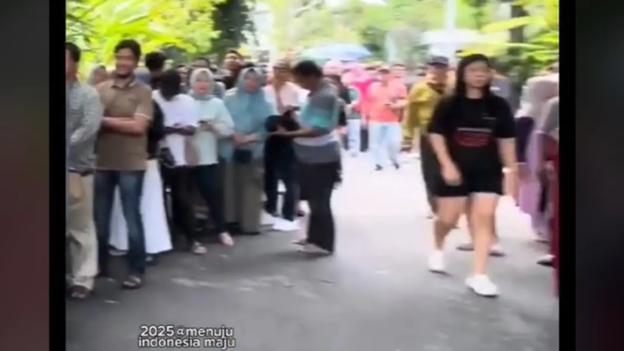 Kediaman Jokowi di Solo Kembali Dipenuhi Warga di Momen Libur Panjang, Nuansa Asri Sekitar Rumahnya Jadi Sorotan