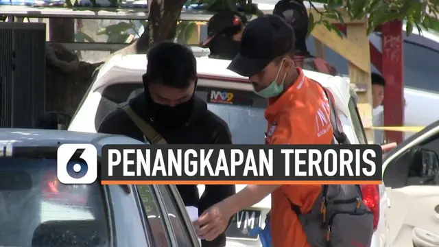 Densus 88 Antiteror menangkap 6 terduga Cirebon di berbagai tempat di Cirebon. Densus juga menggeledah 6 kediaman masing-masing teroris. Sejumlah barang bukti disita dari rumah para terduga teroris.