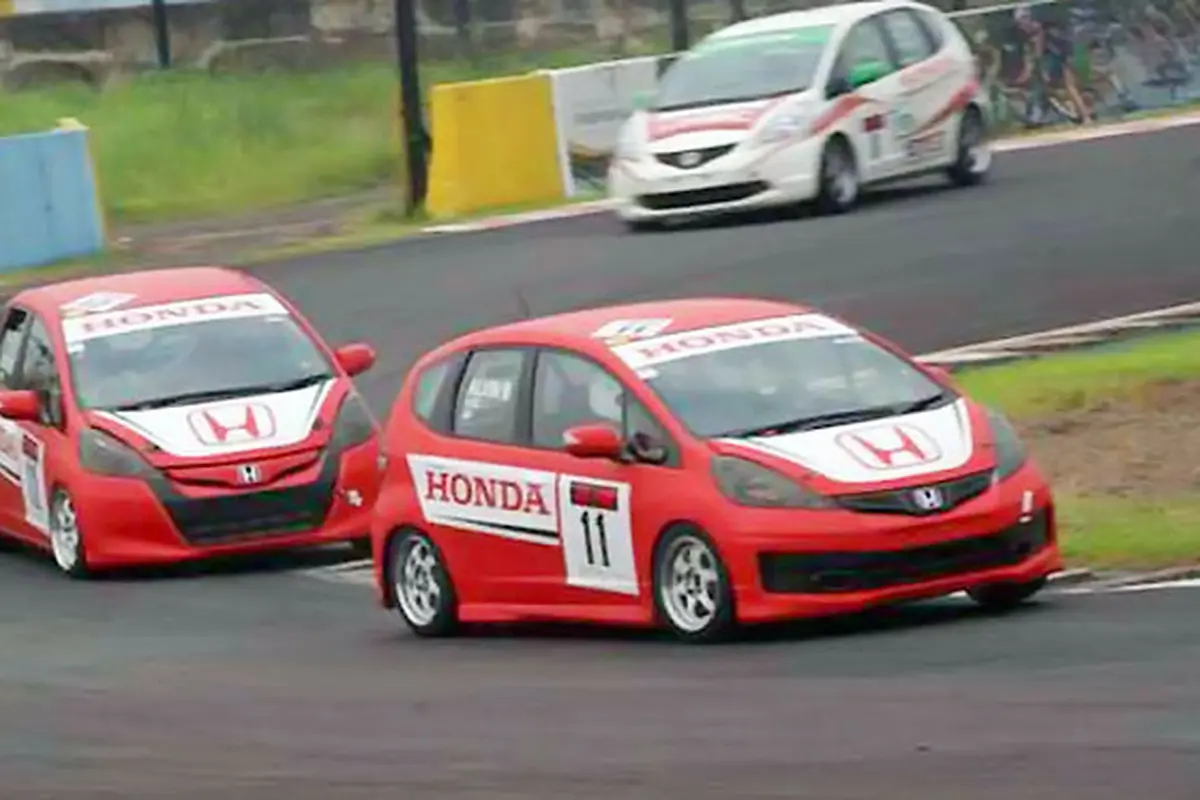 honda-racing-131115b.jpg