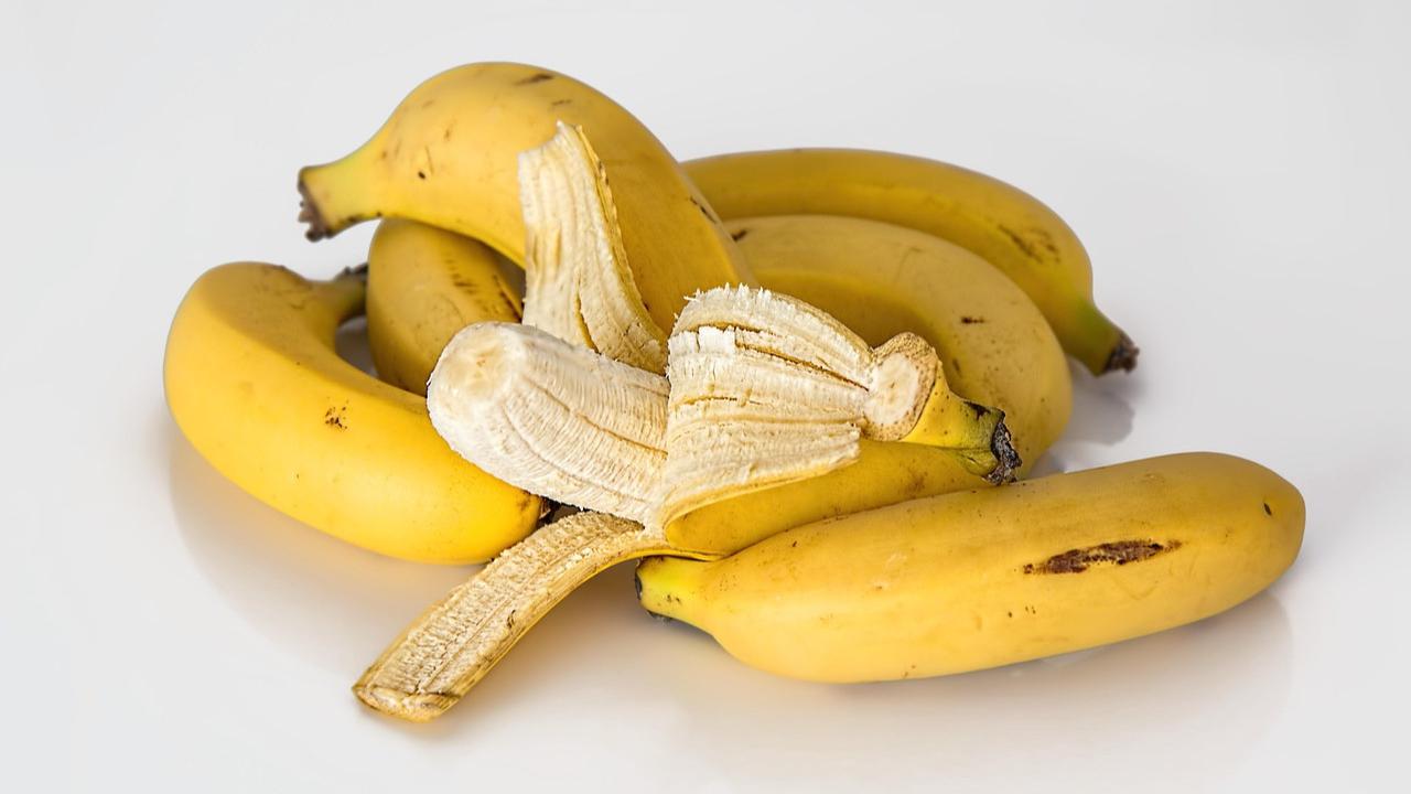 Ilustrasi Buah Pisang