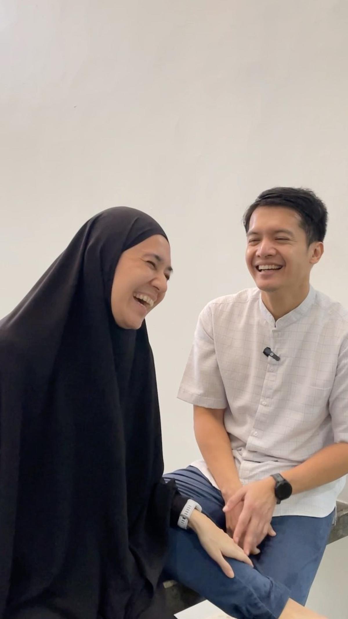 Dhini Aminarti Unggah Foto Terbaru Bareng Dimas Seto dan Perlihatkan Kemesraan: Semua Akan Indah Pada Waktunya