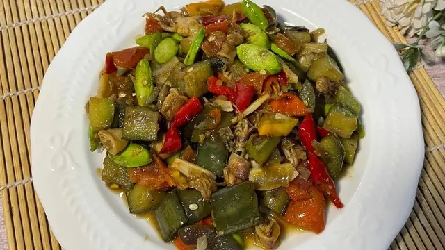 Resep tumis baby cumi terong pete. (dok. Cookpad @dpmentari)