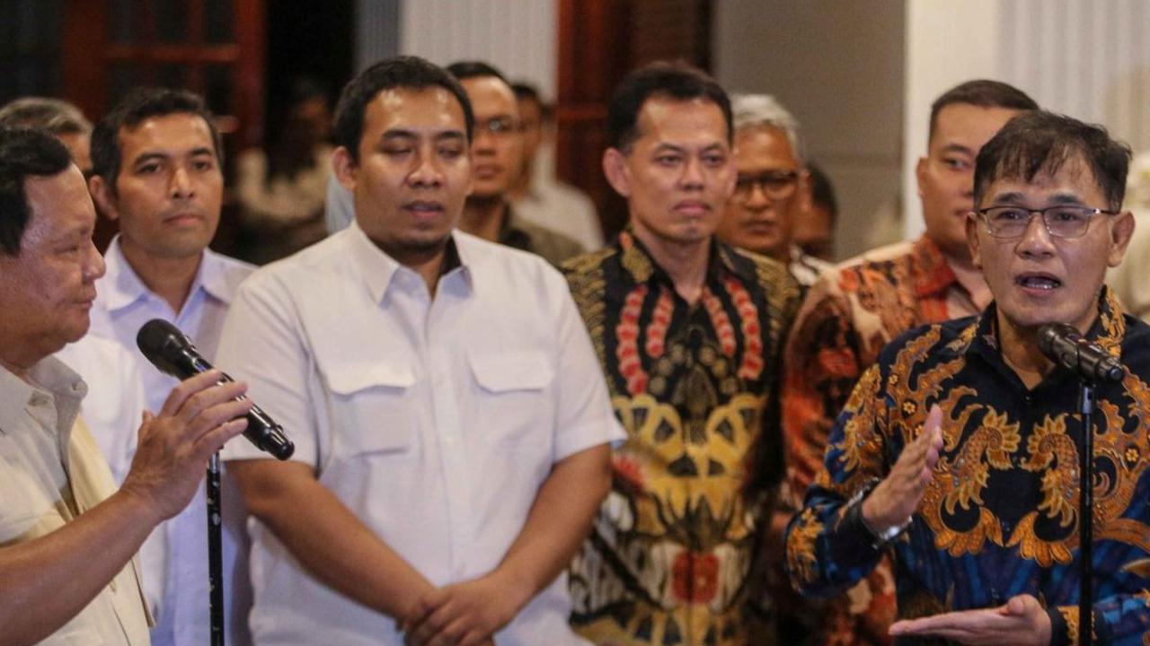 Sekretaris Jenderal PDI Perjuangan Hasto Kristiyanto mengungkap telah berdialog panjang dengan Budiman Sudjatmiko. Dialog tersebut membahas pertemuan Budiman dengan Ketua Umum Gerindra Prabowo Subianto