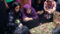 Pemakaman jenazah Ki Joko Bodo di TPU Kober Lubang Buaya, Jakarta Timur, Selasa (22/11/2022). (Foto: M. Altaf Jauhar)