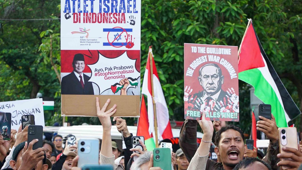 FOTO: Dua Tahun Genosida di Gaza, Massa Kepung Kedubes AS Serukan Akhiri Blokade Palestina