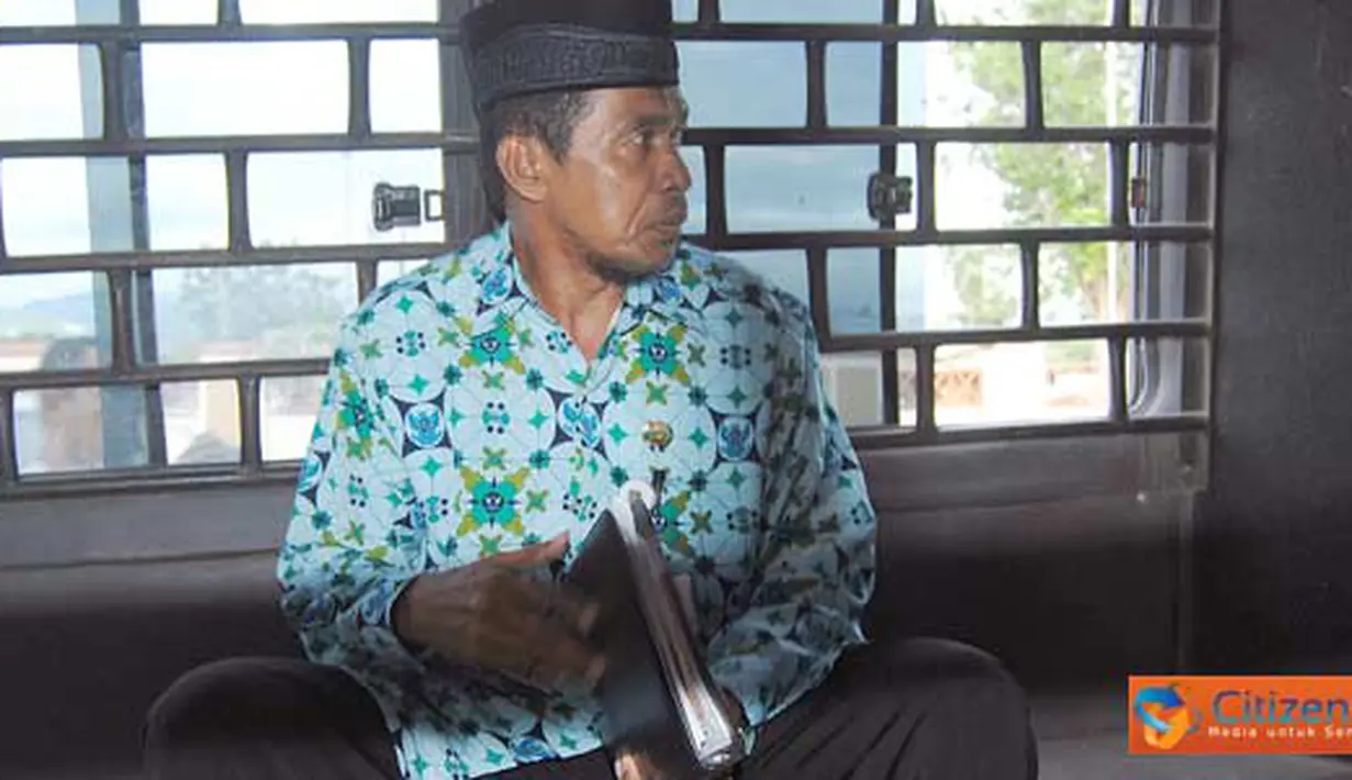 Citizen6, Palu: Kejari Palu jebloskan Kepala Badan Narkotika Kota Palu, Hamzah Rudji ke Rutan Kelas II A Palu, terkait kasus dugaan korupsi pembangunan Sekolah Luar Biasa (SLB), Senin (19/4). (Pengirim: Nanang Kurniawan)