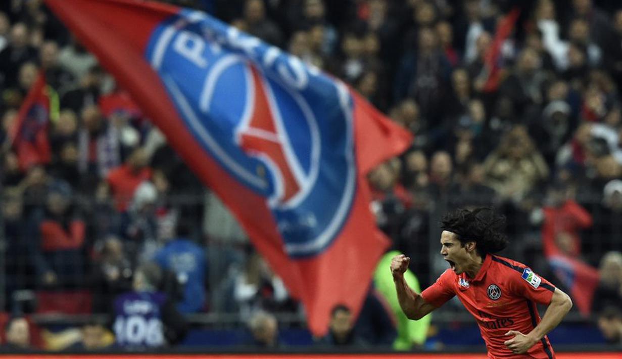 Edinson Cavani merayakan gol keduanya ke gawang Bastia (LOIC VENANCE / AFP)