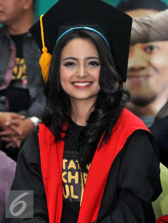 Elizya Mulachela ditemui saat press screenning film Catatan Akhir Kuliah di Epicentrum XXI, Senin (27/7/2015). Berperan sebagai Wibi, mahasiswi yang menolak cinta Sam (Muhadkly Acho). (Liputan6.com/Panji Diksana)
