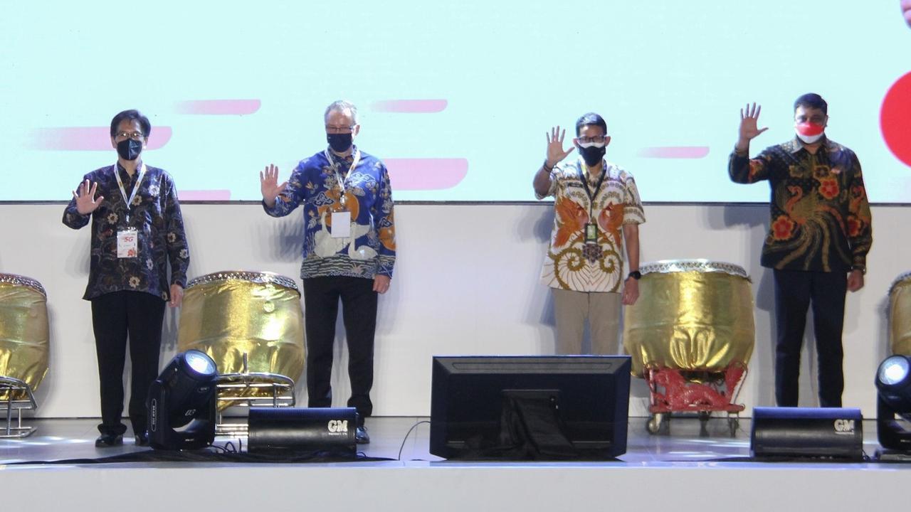 Peluncuran layanan 5G Indosat Ooredoo dan Nokia 5G Experience Center di ITS Surabaya. (Dian Kurniawan/Liputan6.com)