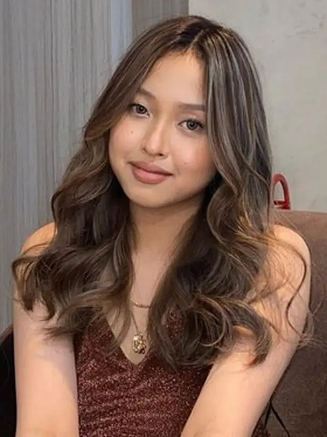 6 Potret Michelle Ashley Putri Pinkan Mambo yang Diduga Dapat Pelecehan Seksual dari Ayah Tiri