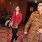 Sekjen PDIP Tjahjo Kumolo siap jadi Mensesneg, begitu juga politisi PDIP Rieke Diah Pitaloka yang siap menjadi Menakertrans.