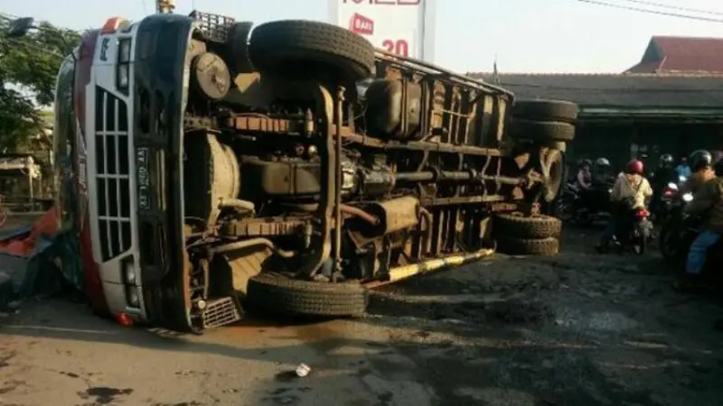 Sejumlah Kecelakaan Warnai Lalu Lintas Jakarta Selasa Pagi