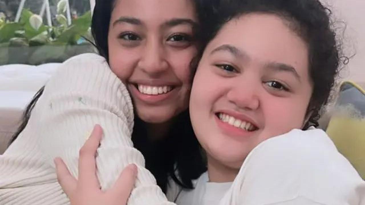 Meski terpisah karena Athalia harus menempuh pendidikan di luar negeri, tetapi saat bertemu, keduanya langsung akrab banget.