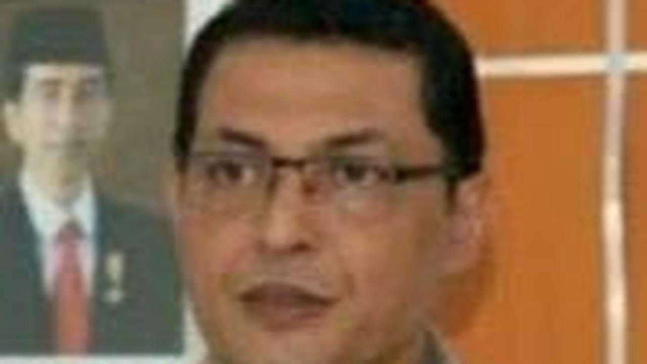 Saat menjabat sebagai Kapolda, jenderal bintang dua itu sangat dihormati. Tak hanya karena jabatannya, melainkan juga karena nasabnya.