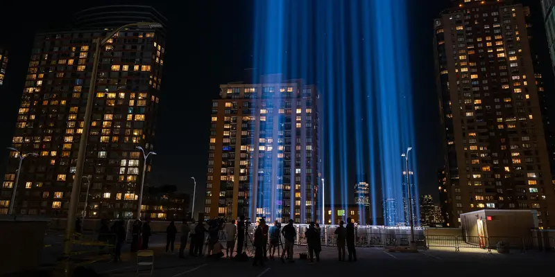 Jelang Peringatan 23 Tahun Peristiwa Kelam 9/11, Tribute in Light Diuji Coba