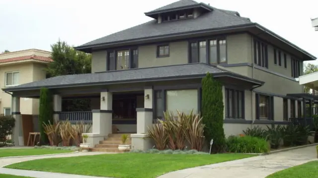 Rumah Klasik Amerika Mewah Modern/rtastudio.com