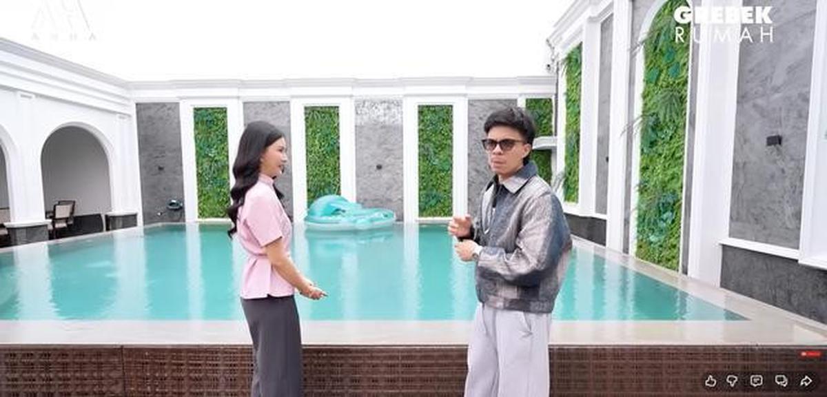 Potret Kolam Renang Rooftop di Rumah Baru Sarwendah, Mewah dan Bernuansa Klasik Modern