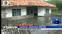 Dampak gerhana bulan, banjir rob merendam Muara Baru. Ketinggian air mencapai 30 sentimeter hingga mengganggu aktivitas warga.