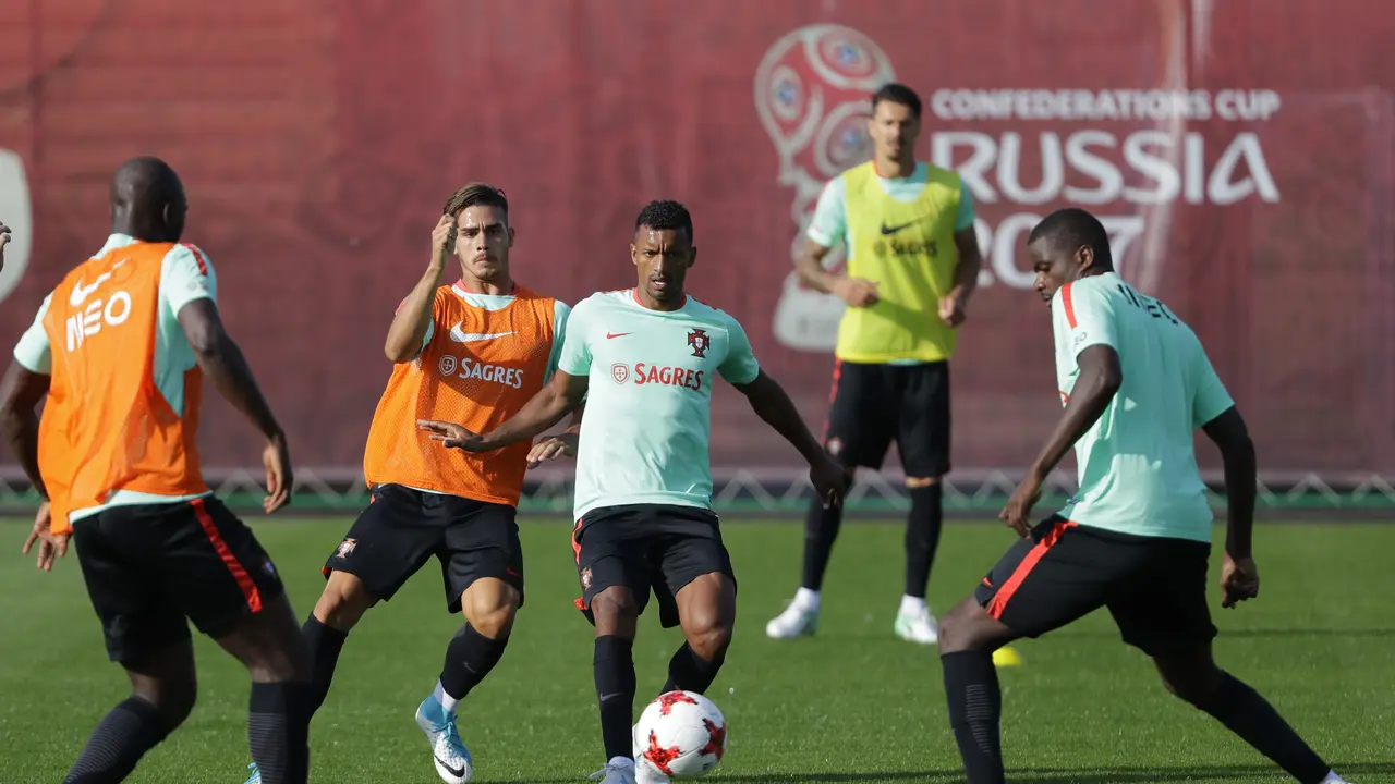 Timnas Portugal berlatih di Kazan, Jumat (16/6/2017), sebelum mengikuti Piala Konfederasi 2017. Portugal merupakan salah satu favorit juara. 