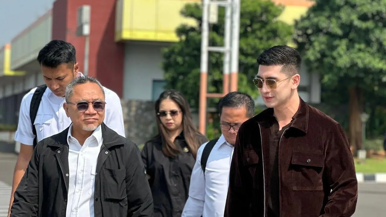 Zulkifli Hasan bersama Verrell Bramasta.
