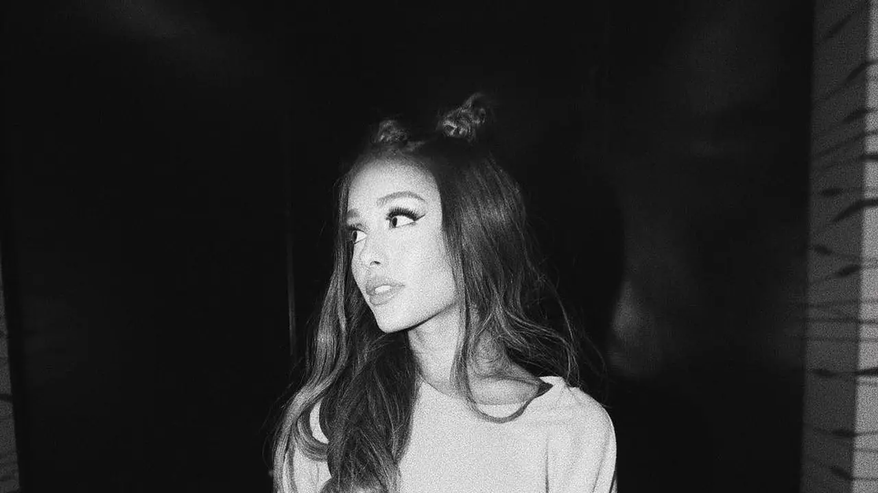 [Bintang] Ariana Grande