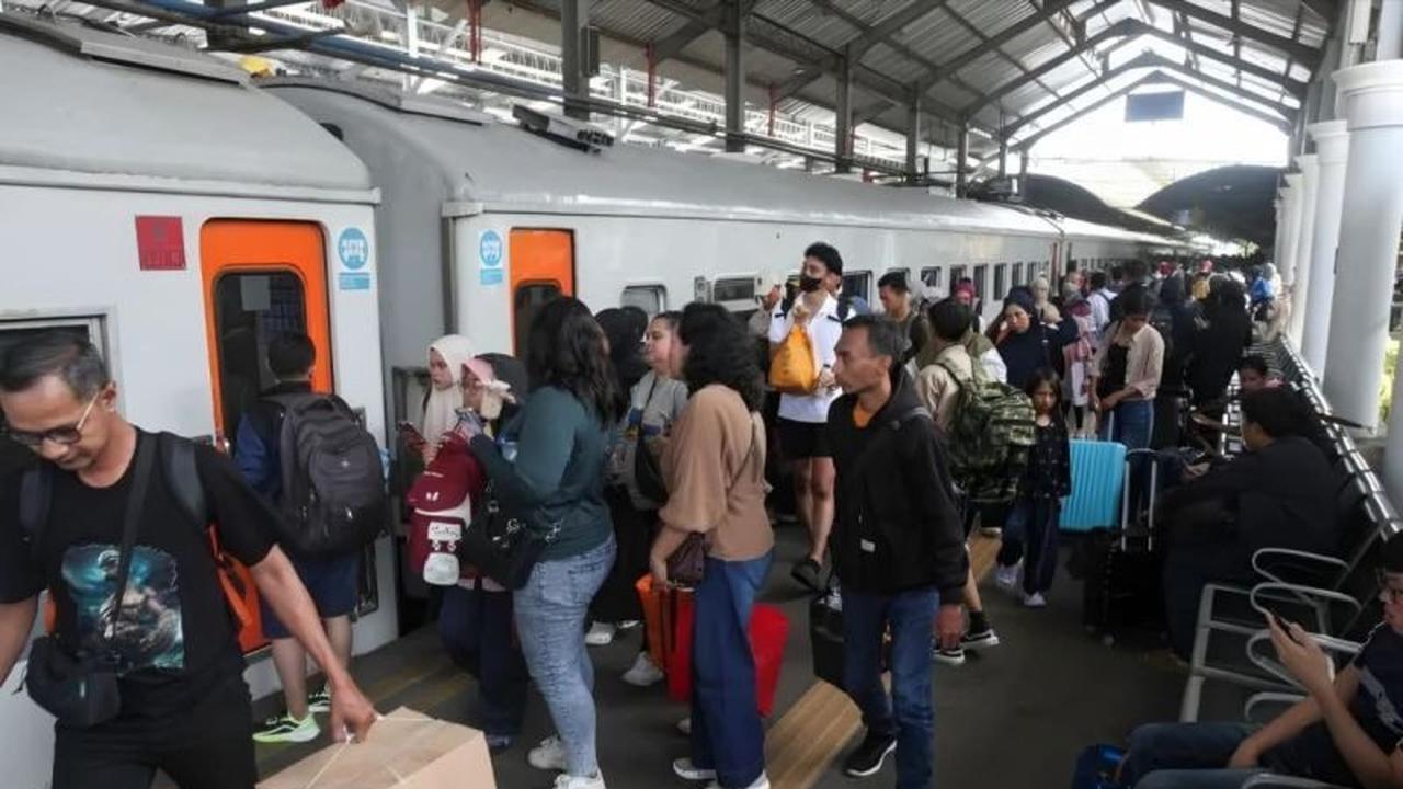 Daop 8 Surabaya Layani 3 Juta Penumpang Kereta Api, Tumbuh 16 Persen di Triwulan I 2026