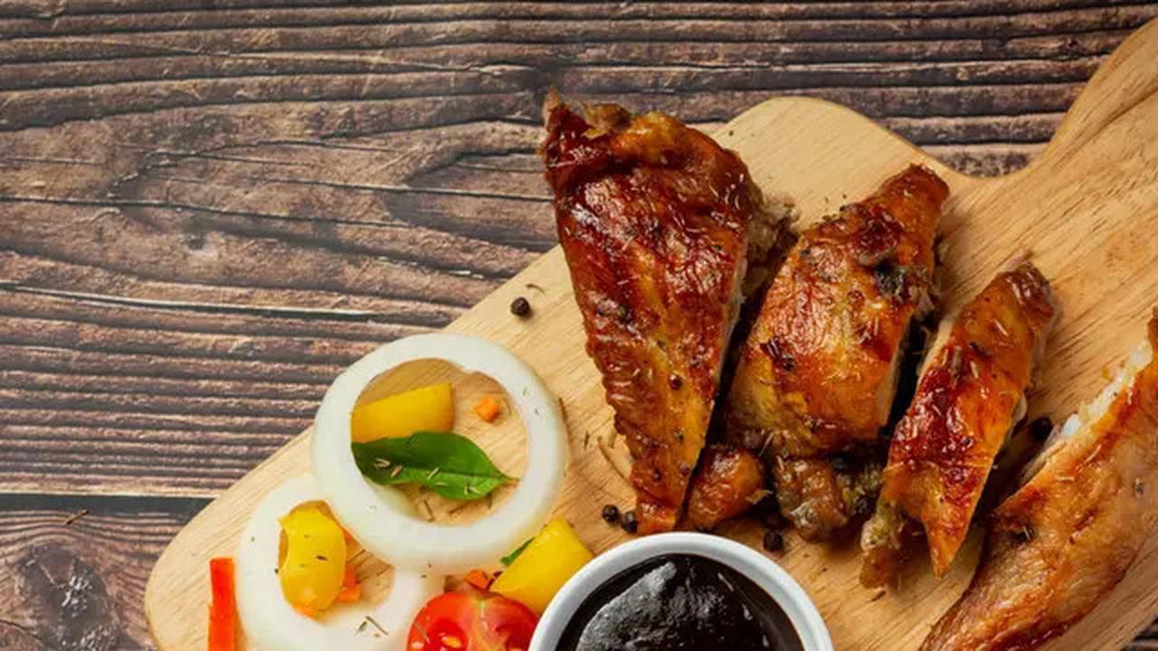 6 Resep Ayam Bumbu Rujak dari Jawa Timur, Pedas dan Gurihnya Bikin Ketagihan