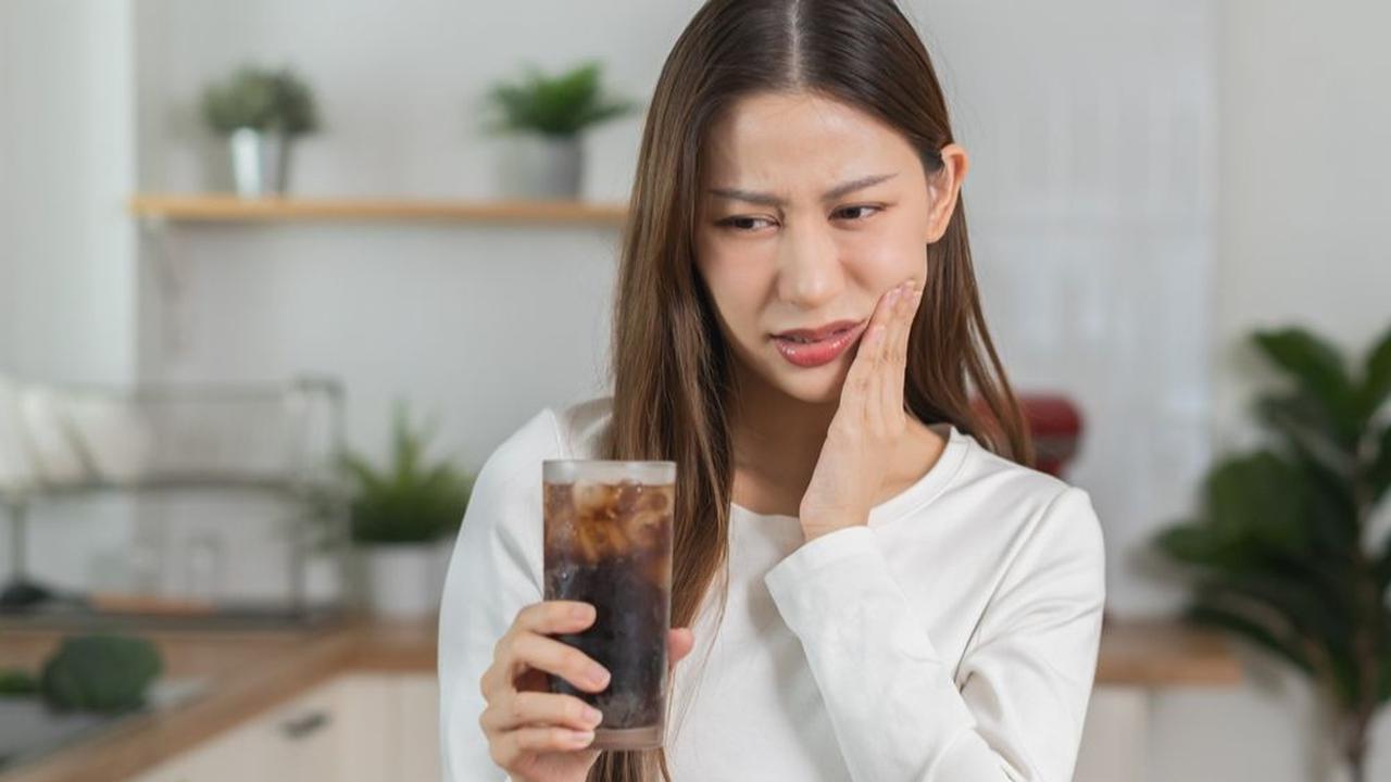 2. Hindari Makanan atau Minuman yang Memperparah Sensitivitas<br>