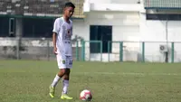 Marselino Ferdinan ketika masih bermain untuk Persebaya U-16. (Bola.com/Aditya Wany)
