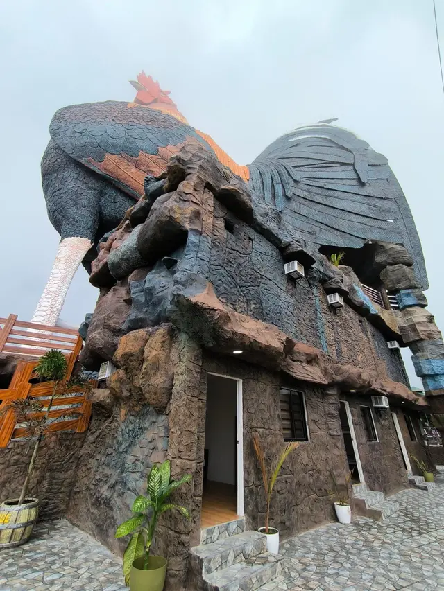 Hotel Berbentuk Ayam