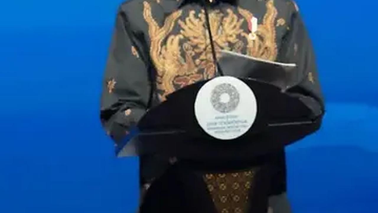 "Sekali lagi, saya datang karena kangen bertemu dengan saudara-saudara sekalian, saya senang, jujur saya sampaikan," imbuh Jokowi.