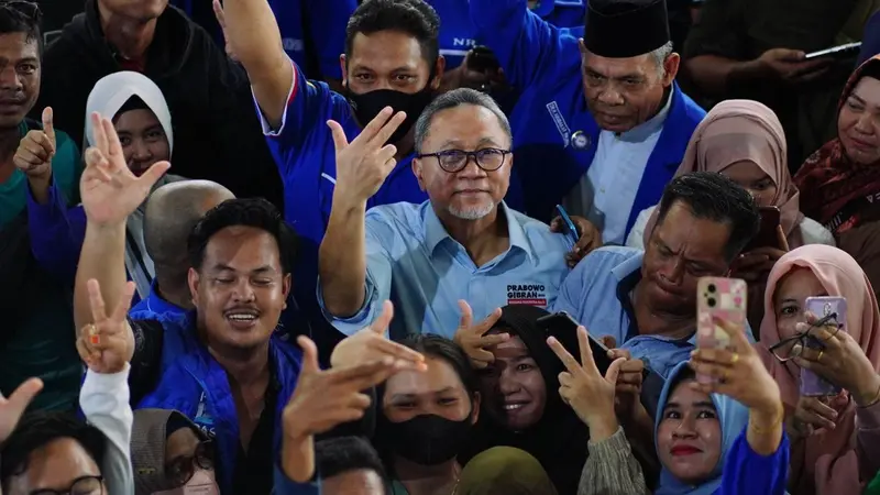 Ketua Umum Partai Amanat Nasional (PAN) Zulkifli Hasan dalam acara Rakerwil III PAN Kaltim dan Workshop Pembekalan Caleg DPR RI, DPRD Provinsi, Kabupaten/Kota Se-Kaltim di Hotel Gran Senyiur, Balikpapan, Kalimantan Timur, Jumat (8/12/2023).