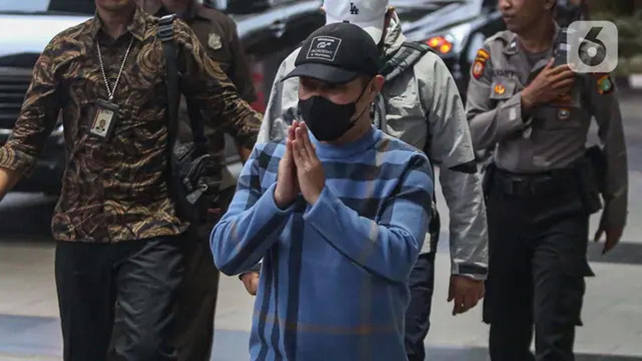 Terjaring OTT, Pj Wali Kota Pekanbaru Risnandar Mahiwa dan Sekda Indra Pomi Nasution Digelandang ke Gedung KPK