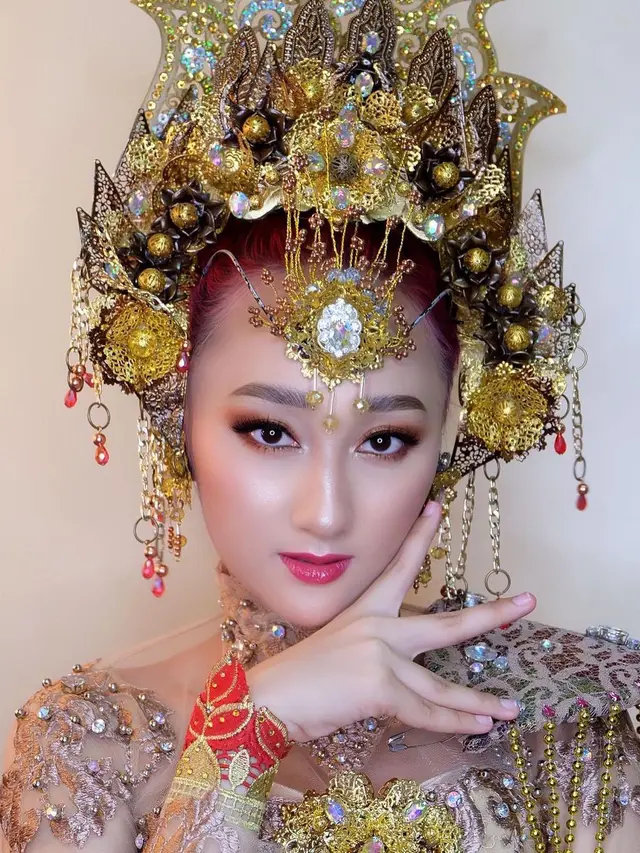 6 Potret Penampilan Sandrina Mazaya di IMB 2021, Memesona Pakai Busana Adat