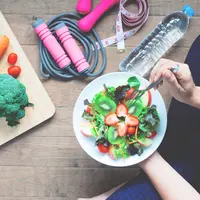 Ilustrasi konsumsi makanan sehat yang bikin awet muda/copyright freepik.com/schantalao