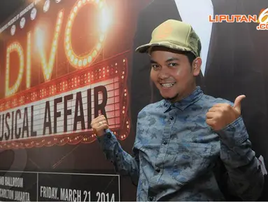 [FOTO] Indra Bekti Dibuat Merinding Il Divo