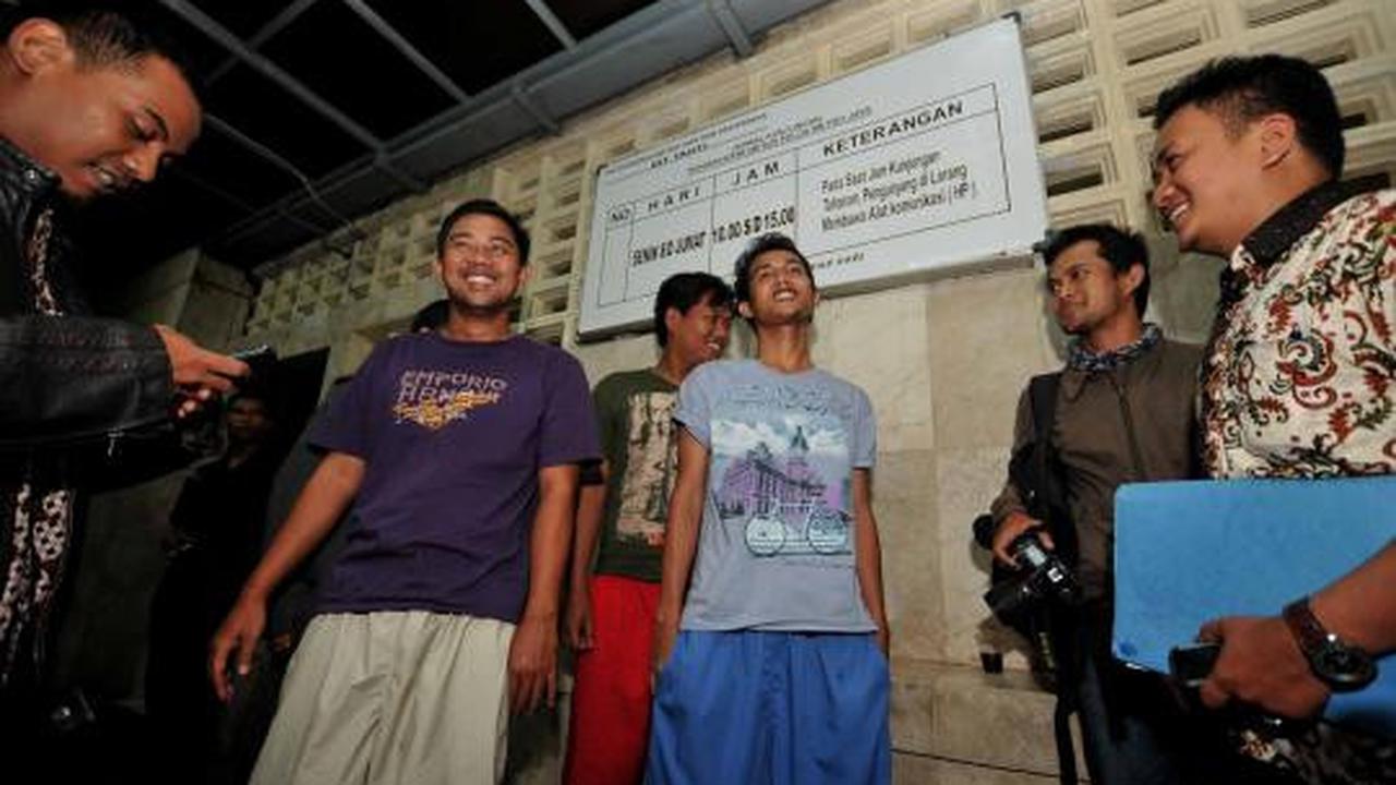 Polda bebaskan tiga mahasiswa