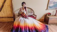 Bosan dengan gaun pengantin formal berwarna putih? Lihat di sini inspirasi sentuhan ombre untuk gaun pengantin Anda.