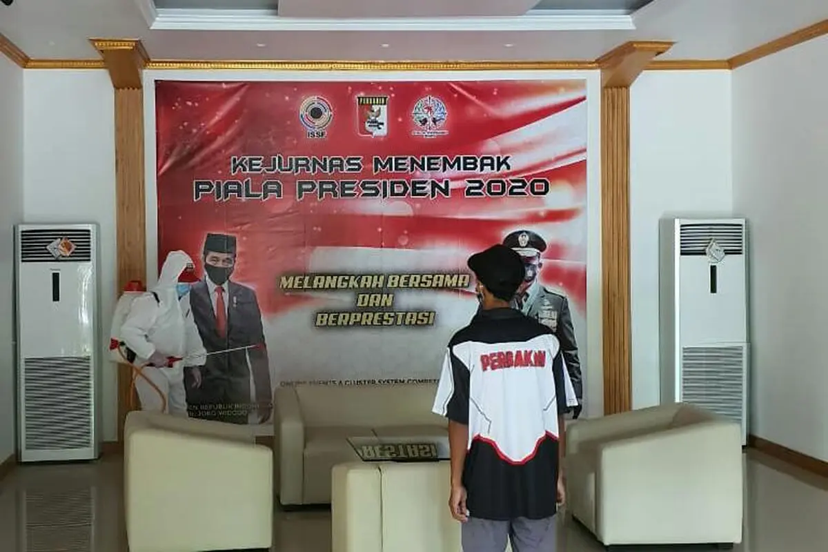 Penyemprotan disinfektan di Lapangan Tembak Senayan. (Foto: istimewa)