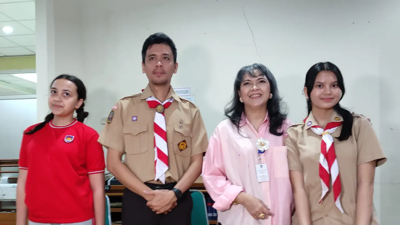 Sutradara dan pemain Drama Musikal Genggam Tanganku.