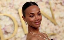 Pecah Tangis Zoe Saldana saat Terima Piala Pertama dari Golden Globes 2025