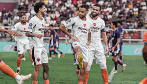 Persita Lumat Persik 5-1 di Kediri, Carlos Pena Beberkan Trik Atasi Kelelahan