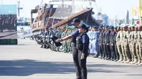 Prosesi pengukuhan Satgas Patroli Imigrasi di Bali digelar dengan formasi lengkap, menandai kesiapan tim dalam menjaga ketertiban lintas wilayah. (sumber: Keminimipas)