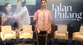 Aktris Sheila Dara Aisha menyampaikan pandangannya tentang makna kebaya saat konferensi pers film pendek Jalan Pulang di Jakarta, Rabu (22/7/2026). Menurutnya, kebaya telah menjadi bagian dari berbagai momen penting bersama keluarga sejak masa kecil. (KLY/Budy Santoso)