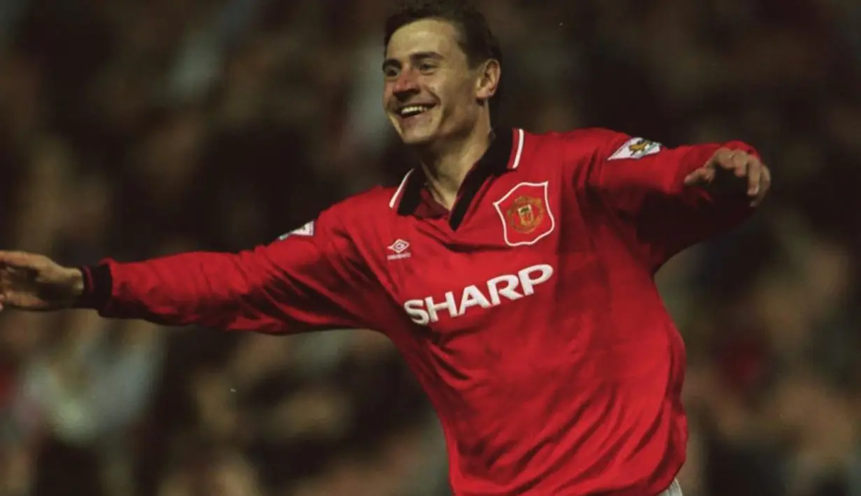 Andrei Kanchelskis. Gelandang berusia 53 tahun yang pensiun Januari 2007 bersama KS Samara ini pernah memperkuat MU, Everton, Man City dan Southampton di Liga Inggris. Total 12 tahun mulai 1991 hingga 2003 ia tampil dalam 151 laga di Liga Inggris dengan torehan 43 gol dan 15 assist. (manutd.com)